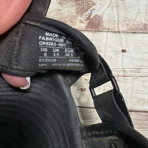 Nike Owaysis Sandals Women's Size 6 Triple Black Adjustable Straps - Picture 4 of 7
